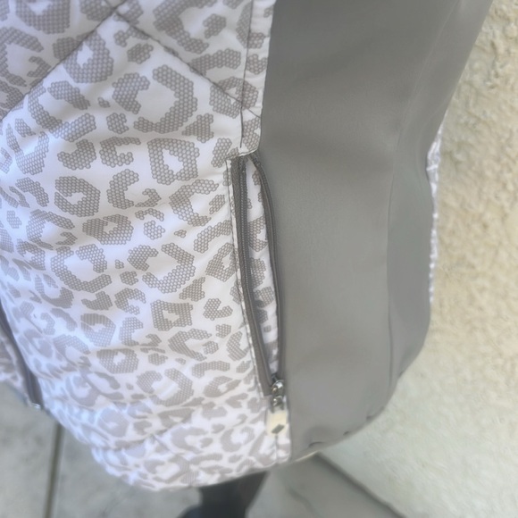 XDS By Daily Sports Animal Print Golf Vest Women's Size M - Picture 4 of 10